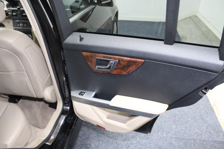 2011 Mercedes-Benz GLK-Class 4MATIC 4dr GLK350, available for sale in Plainville, Connecticut | New England Auto Sales LLC. Plainville, Connecticut 2011 Mercedes-Benz GLK-Class 4MATIC 4dr GLK350, available for sale in Plainville, Connecticut | New England Auto Sales LLC. Plainville, Connecticut