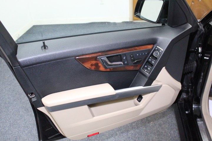 2011 Mercedes-Benz GLK-Class 4MATIC 4dr GLK350, available for sale in Plainville, Connecticut | New England Auto Sales LLC. Plainville, Connecticut 2011 Mercedes-Benz GLK-Class 4MATIC 4dr GLK350, available for sale in Plainville, Connecticut | New England Auto Sales LLC. Plainville, Connecticut