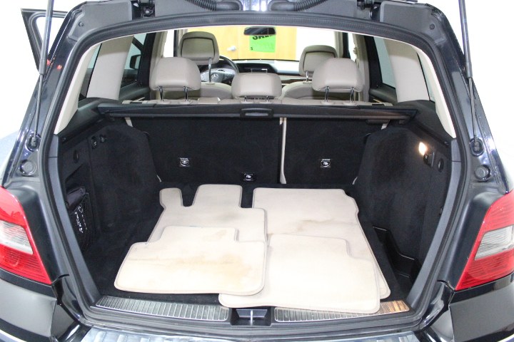 2011 Mercedes-Benz GLK-Class 4MATIC 4dr GLK350, available for sale in Plainville, Connecticut | New England Auto Sales LLC. Plainville, Connecticut 2011 Mercedes-Benz GLK-Class 4MATIC 4dr GLK350, available for sale in Plainville, Connecticut | New England Auto Sales LLC. Plainville, Connecticut