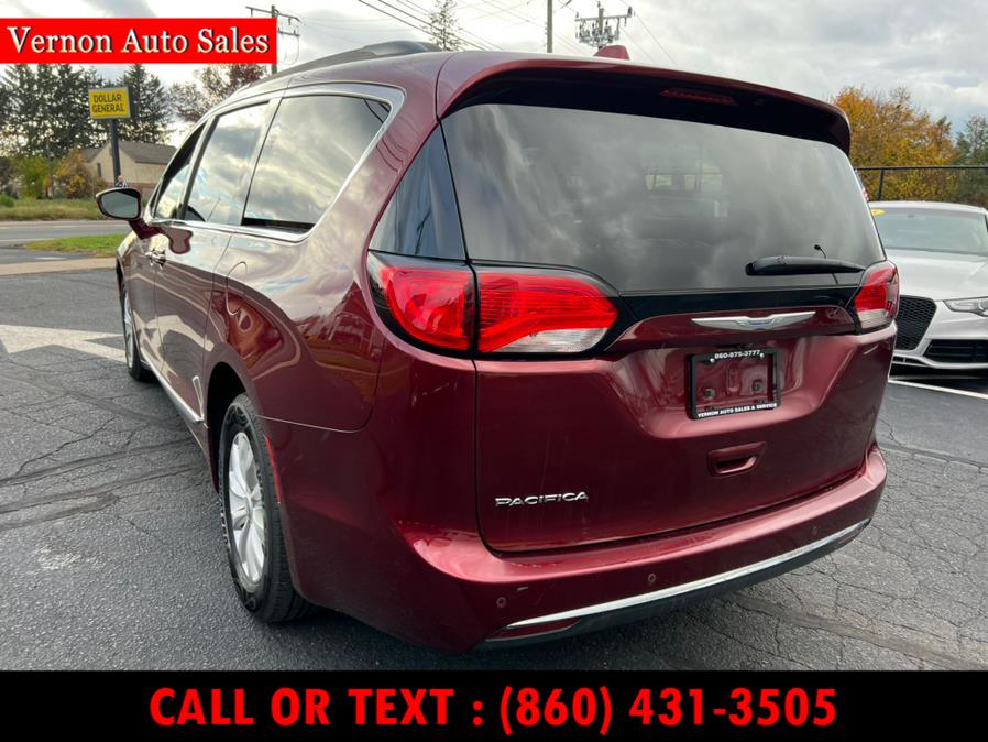 Used Chrysler Pacifica Touring-L FWD 2017 | Vernon Auto Sale & Service. Manchester, Connecticut Used Chrysler Pacifica Touring-L FWD 2017 | Vernon Auto Sale & Service. Manchester, Connecticut