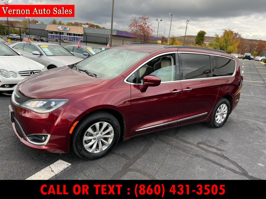Used Chrysler Pacifica Touring-L FWD 2017 | Vernon Auto Sale & Service. Manchester, Connecticut Used Chrysler Pacifica Touring-L FWD 2017 | Vernon Auto Sale & Service. Manchester, Connecticut