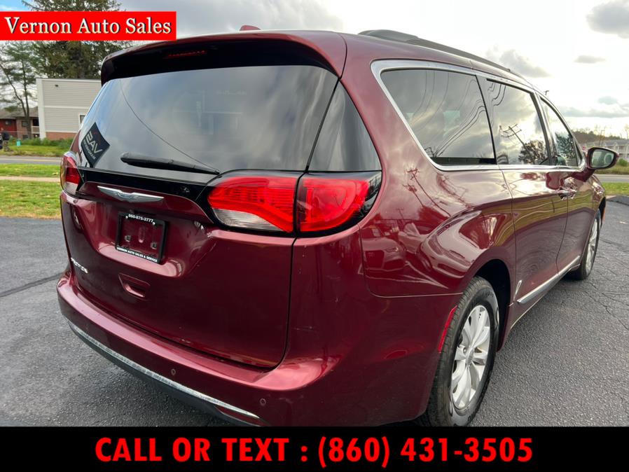 Used Chrysler Pacifica Touring-L FWD 2017 | Vernon Auto Sale & Service. Manchester, Connecticut Used Chrysler Pacifica Touring-L FWD 2017 | Vernon Auto Sale & Service. Manchester, Connecticut