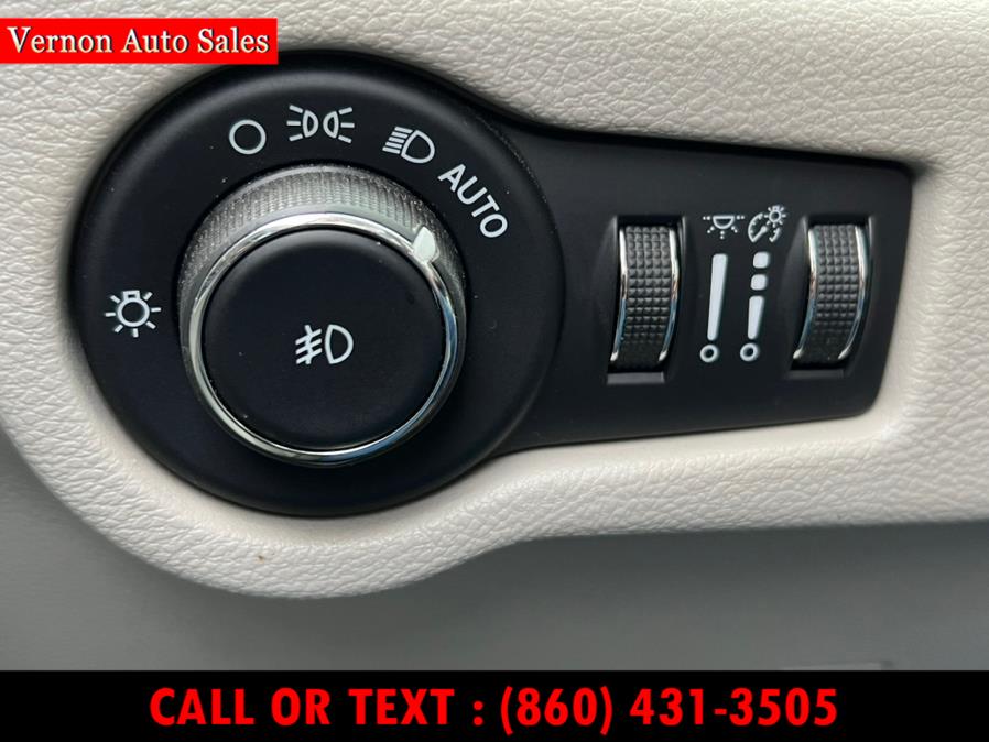 Used Chrysler Pacifica Touring-L FWD 2017 | Vernon Auto Sale & Service. Manchester, Connecticut Used Chrysler Pacifica Touring-L FWD 2017 | Vernon Auto Sale & Service. Manchester, Connecticut