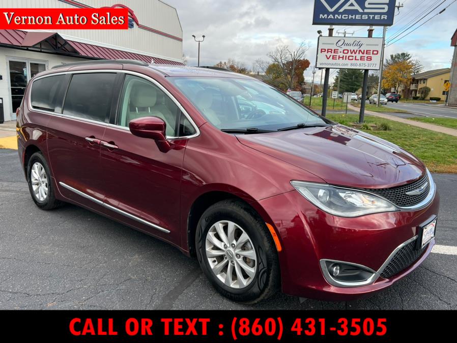Used Chrysler Pacifica Touring-L FWD 2017 | Vernon Auto Sale & Service. Manchester, Connecticut Used Chrysler Pacifica Touring-L FWD 2017 | Vernon Auto Sale & Service. Manchester, Connecticut