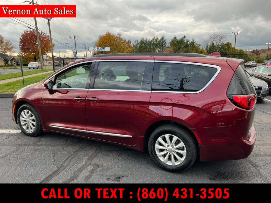 Used Chrysler Pacifica Touring-L FWD 2017 | Vernon Auto Sale & Service. Manchester, Connecticut Used Chrysler Pacifica Touring-L FWD 2017 | Vernon Auto Sale & Service. Manchester, Connecticut