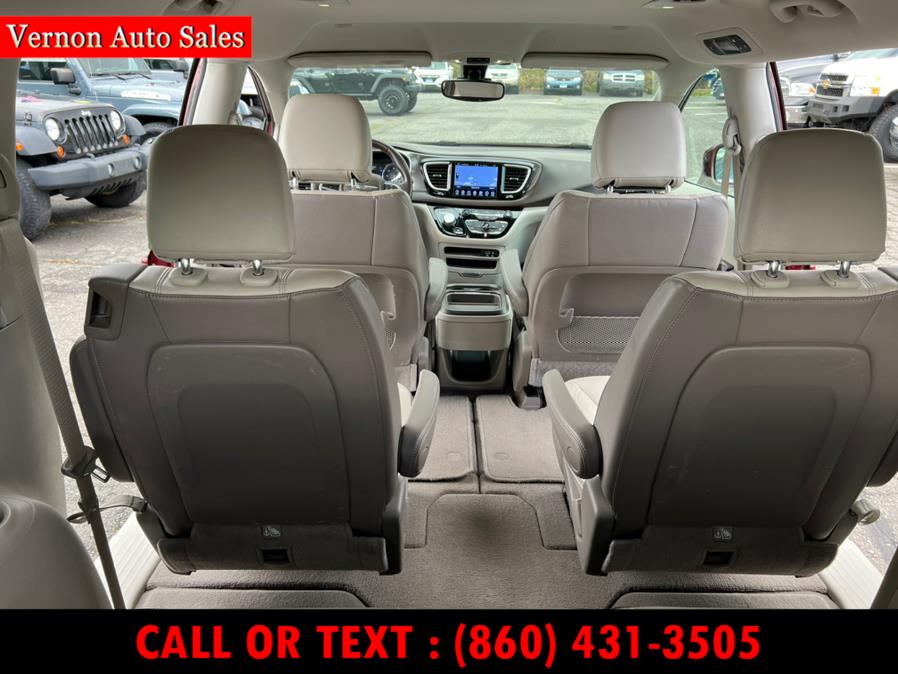 Used Chrysler Pacifica Touring-L FWD 2017 | Vernon Auto Sale & Service. Manchester, Connecticut Used Chrysler Pacifica Touring-L FWD 2017 | Vernon Auto Sale & Service. Manchester, Connecticut