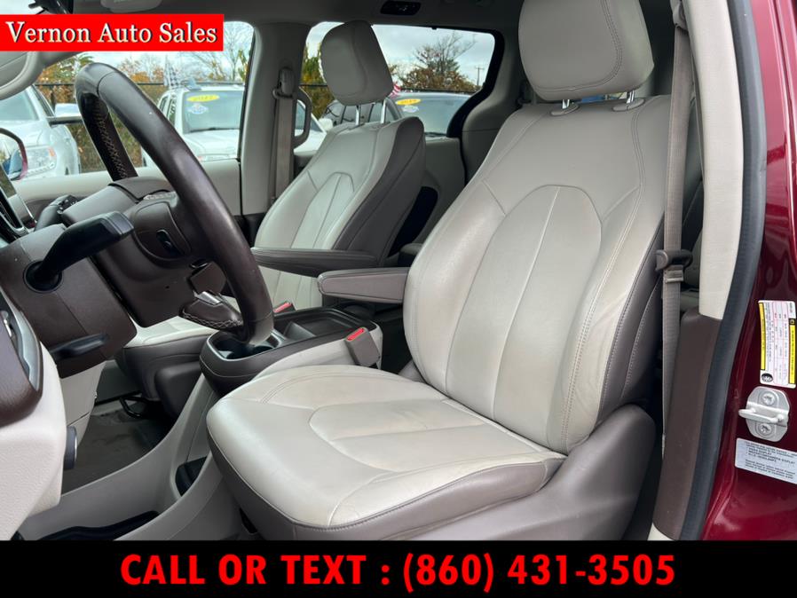 Used Chrysler Pacifica Touring-L FWD 2017 | Vernon Auto Sale & Service. Manchester, Connecticut Used Chrysler Pacifica Touring-L FWD 2017 | Vernon Auto Sale & Service. Manchester, Connecticut