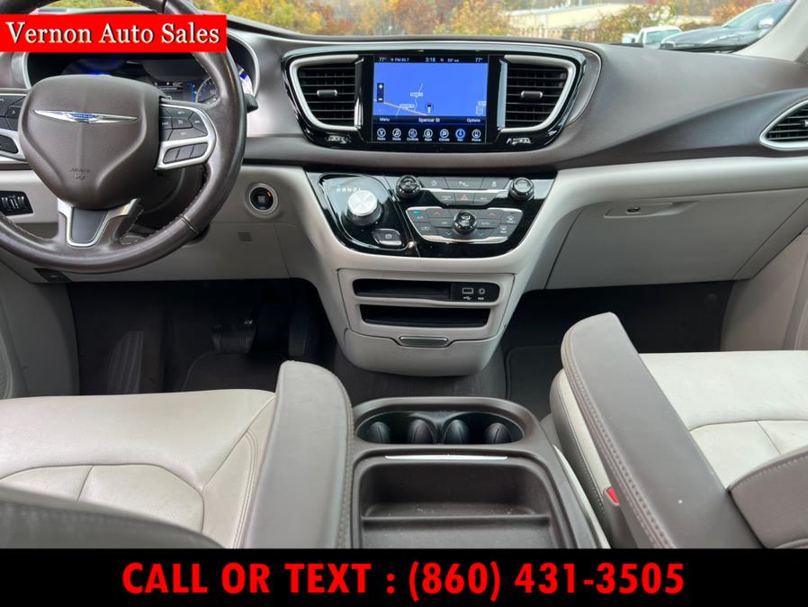 Used Chrysler Pacifica Touring-L FWD 2017 | Vernon Auto Sale & Service. Manchester, Connecticut Used Chrysler Pacifica Touring-L FWD 2017 | Vernon Auto Sale & Service. Manchester, Connecticut