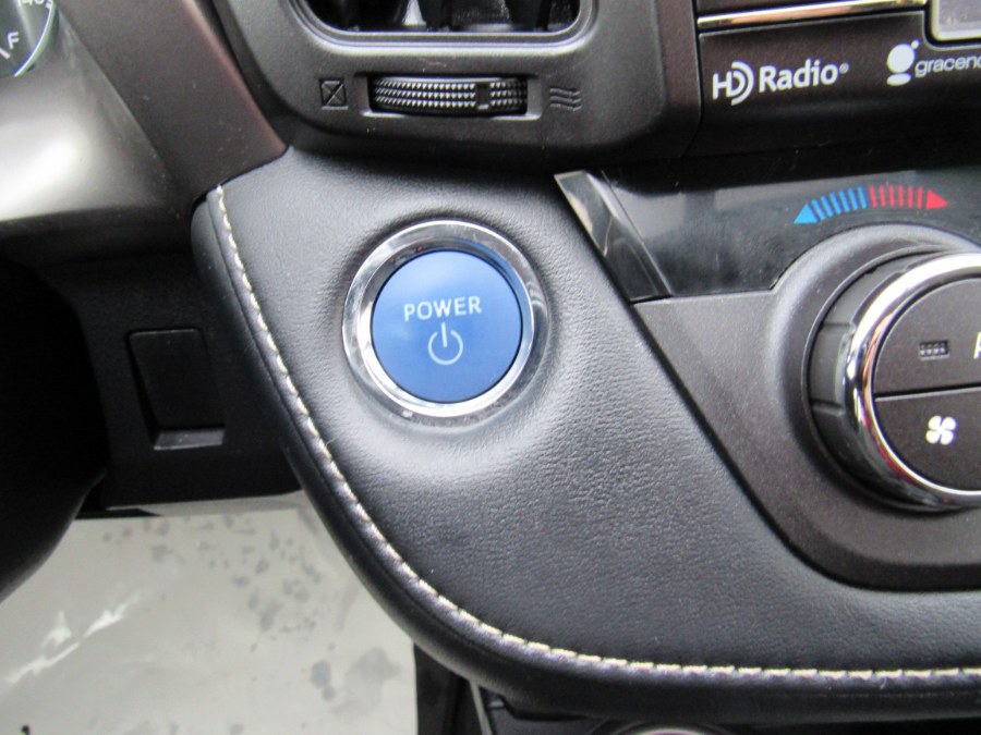 Used Toyota RAV4 Hybrid XLE 2016 | Hilario's Auto Sales Inc.. Worcester, Massachusetts Used Toyota RAV4 Hybrid XLE 2016 | Hilario's Auto Sales Inc.. Worcester, Massachusetts