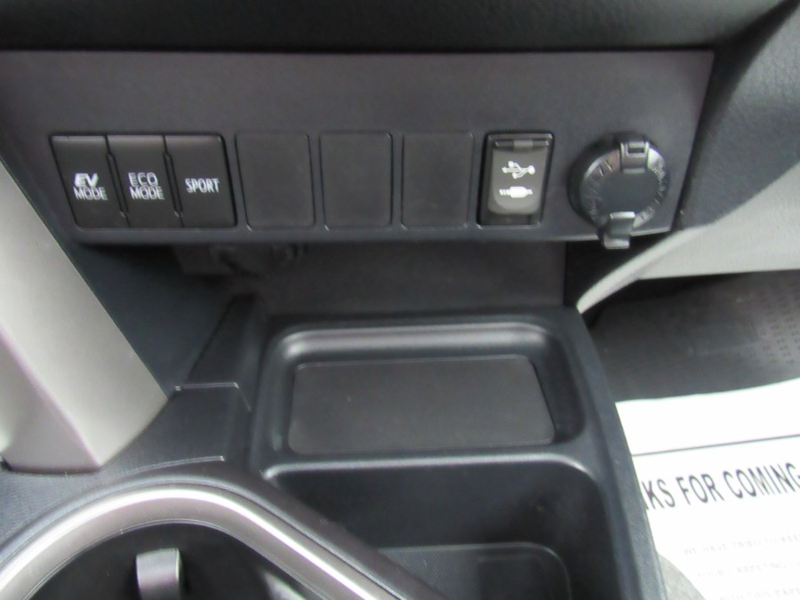 Used Toyota RAV4 Hybrid XLE 2016 | Hilario's Auto Sales Inc.. Worcester, Massachusetts Used Toyota RAV4 Hybrid XLE 2016 | Hilario's Auto Sales Inc.. Worcester, Massachusetts
