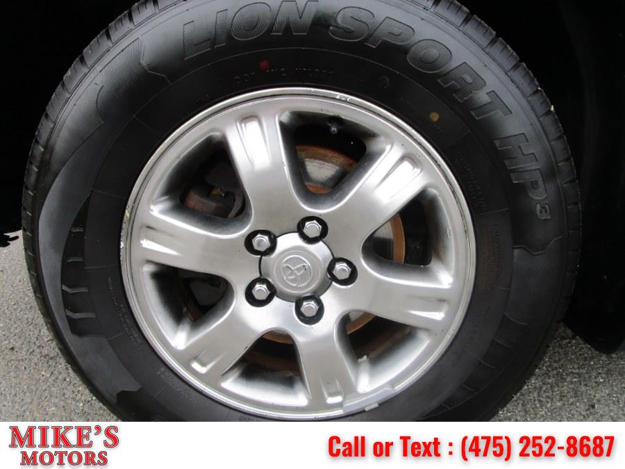 Used Toyota Highlander 4dr V6 w/3rd Row 2005 | Mike's Motors LLC. Stratford, Connecticut Used Toyota Highlander 4dr V6 w/3rd Row 2005 | Mike's Motors LLC. Stratford, Connecticut