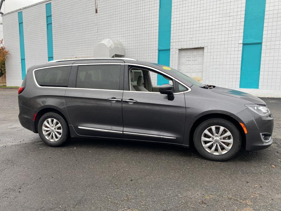 2018 Chrysler Pacifica Touring L FWD, available for sale in Milford, Connecticut | Dealertown Auto Wholesalers. Milford, Connecticut 2018 Chrysler Pacifica Touring L FWD, available for sale in Milford, Connecticut | Dealertown Auto Wholesalers. Milford, Connecticut