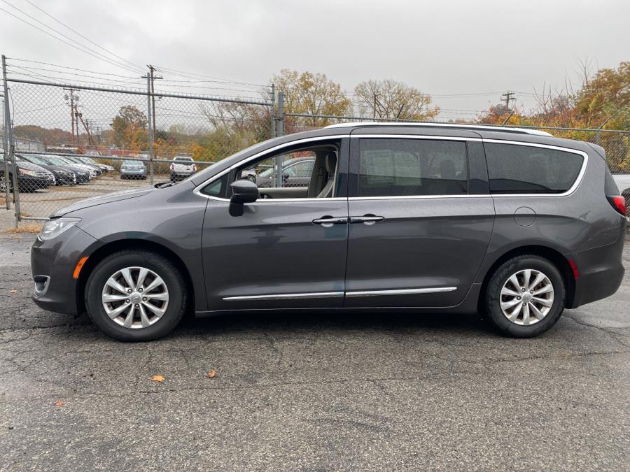 2018 Chrysler Pacifica Touring L FWD, available for sale in Milford, Connecticut | Dealertown Auto Wholesalers. Milford, Connecticut 2018 Chrysler Pacifica Touring L FWD, available for sale in Milford, Connecticut | Dealertown Auto Wholesalers. Milford, Connecticut