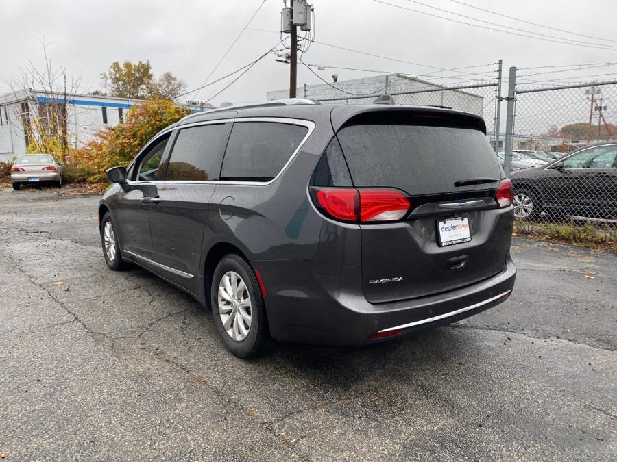 2018 Chrysler Pacifica Touring L FWD, available for sale in Milford, Connecticut | Dealertown Auto Wholesalers. Milford, Connecticut 2018 Chrysler Pacifica Touring L FWD, available for sale in Milford, Connecticut | Dealertown Auto Wholesalers. Milford, Connecticut