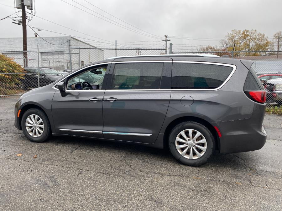 2018 Chrysler Pacifica Touring L FWD, available for sale in Milford, Connecticut | Dealertown Auto Wholesalers. Milford, Connecticut 2018 Chrysler Pacifica Touring L FWD, available for sale in Milford, Connecticut | Dealertown Auto Wholesalers. Milford, Connecticut