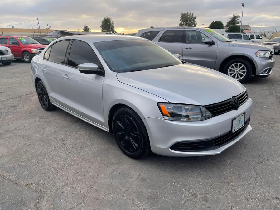 2011 Volkswagen Jetta Sedan 4dr Manual SE w/Convenience PZEV, available for sale in Garden Grove, California | U Save Auto Auction. Garden Grove, California 2011 Volkswagen Jetta Sedan 4dr Manual SE w/Convenience PZEV, available for sale in Garden Grove, California | U Save Auto Auction. Garden Grove, California