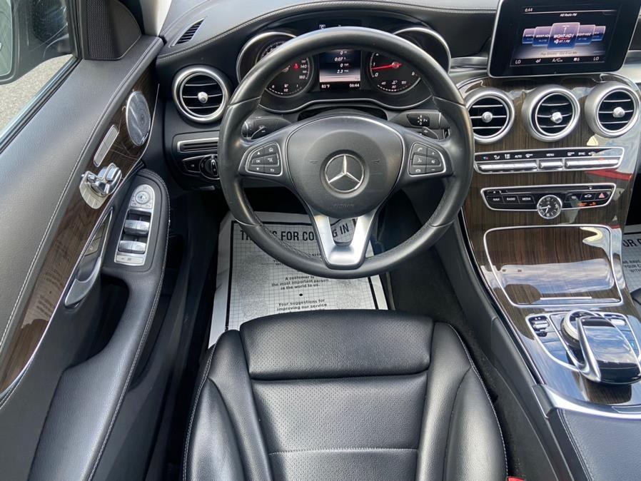 Used Mercedes-Benz C-Class 4dr Sdn C300 4MATIC 2015 | Champion Used Auto Sales LLC. Newark, New Jersey Used Mercedes-Benz C-Class 4dr Sdn C300 4MATIC 2015 | Champion Used Auto Sales LLC. Newark, New Jersey