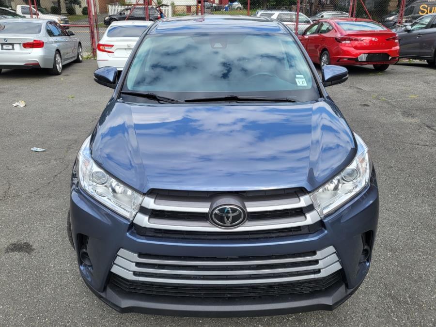 Used Toyota Highlander LE Plus V6 AWD (Natl) 2019 | Champion Used Auto Sales. Linden, New Jersey