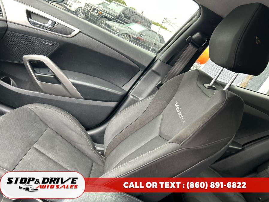 Used Hyundai Veloster 3dr Cpe Auto w/Black Int 2013 | Stop & Drive Auto Sales. East Windsor, Connecticut Used Hyundai Veloster 3dr Cpe Auto w/Black Int 2013 | Stop & Drive Auto Sales. East Windsor, Connecticut