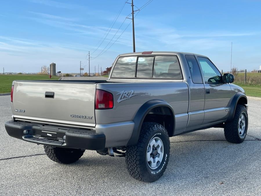 Used Chevrolet S-10 Ext Cab 123" WB 4WD LS 2002 | Geneva Motor Cars. Darien, Wisconsin Used Chevrolet S-10 Ext Cab 123" WB 4WD LS 2002 | Geneva Motor Cars. Darien, Wisconsin