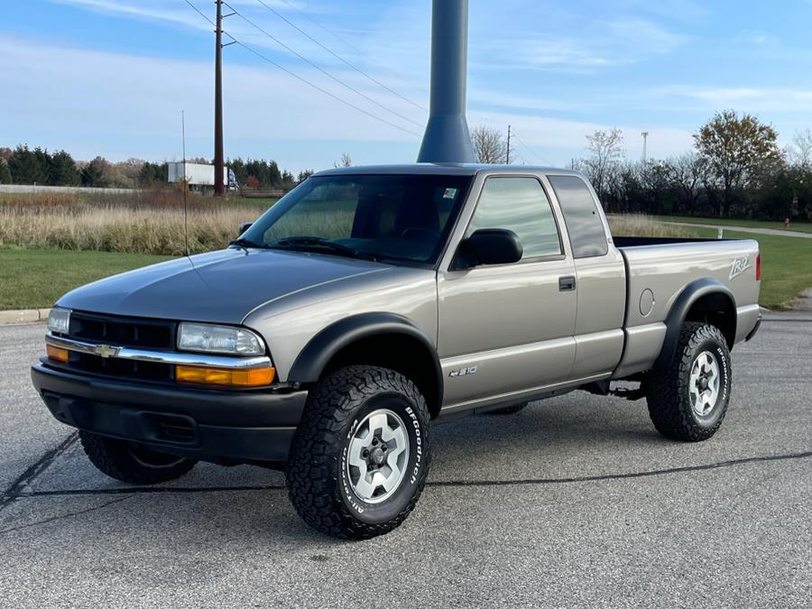 Used Chevrolet S-10 Ext Cab 123" WB 4WD LS 2002 | Geneva Motor Cars. Darien, Wisconsin Used Chevrolet S-10 Ext Cab 123" WB 4WD LS 2002 | Geneva Motor Cars. Darien, Wisconsin