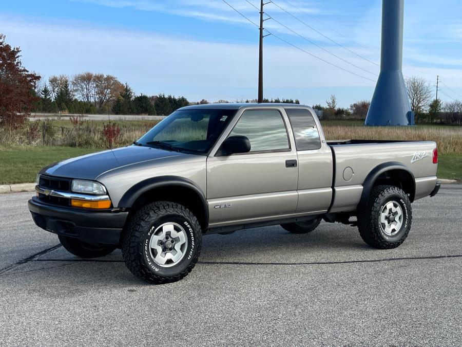 Used Chevrolet S-10 Ext Cab 123" WB 4WD LS 2002 | Geneva Motor Cars. Darien, Wisconsin Used Chevrolet S-10 Ext Cab 123" WB 4WD LS 2002 | Geneva Motor Cars. Darien, Wisconsin
