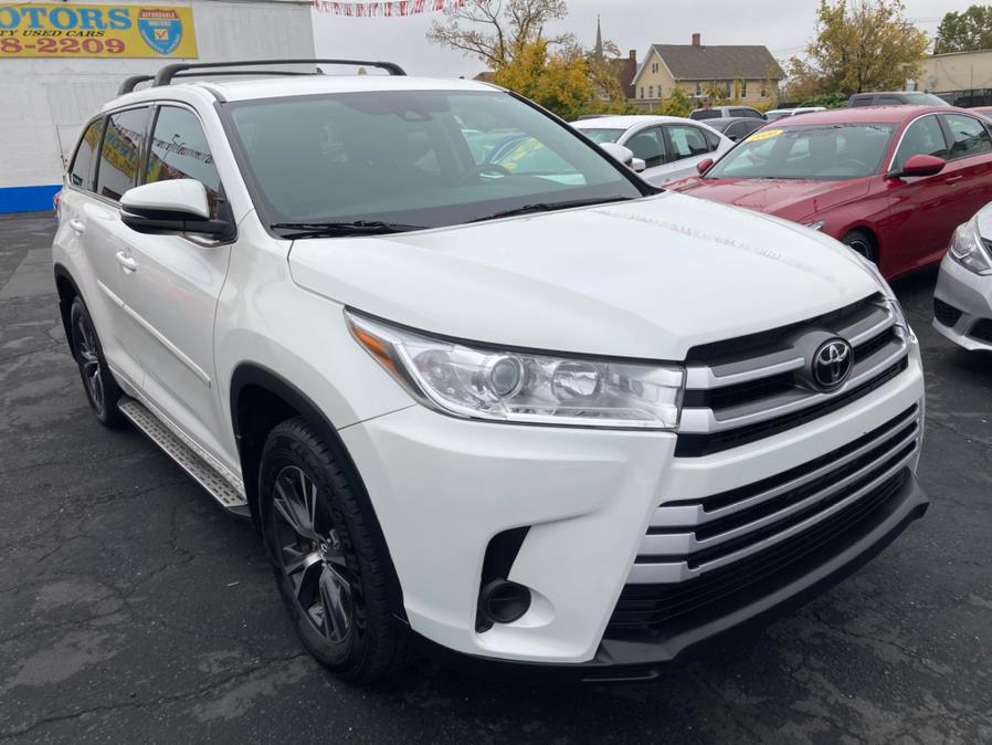 Used Toyota Highlander LE 2018 | Affordable Motors Inc. Bridgeport, Connecticut Used Toyota Highlander LE 2018 | Affordable Motors Inc. Bridgeport, Connecticut