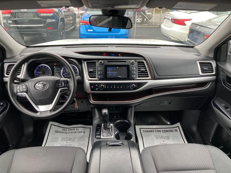 Used Toyota Highlander LE 2018 | Affordable Motors Inc. Bridgeport, Connecticut Used Toyota Highlander LE 2018 | Affordable Motors Inc. Bridgeport, Connecticut