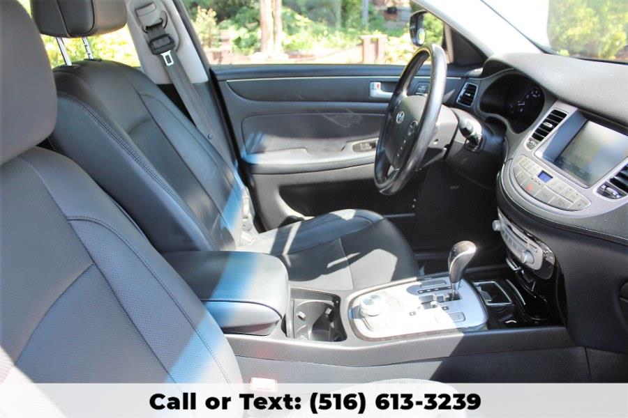2013 Hyundai Genesis 4dr Sdn V6 3.8L, available for sale in Great Neck, New York | Great Neck Car Buyers & Sellers. Great Neck, New York 2013 Hyundai Genesis 4dr Sdn V6 3.8L, available for sale in Great Neck, New York | Great Neck Car Buyers & Sellers. Great Neck, New York