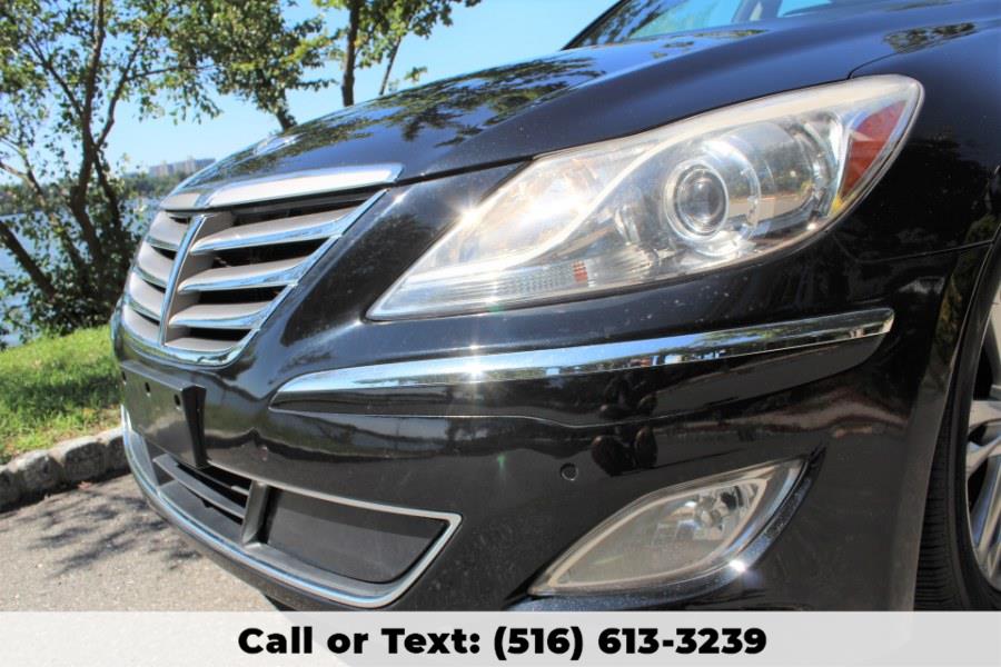 2013 Hyundai Genesis 4dr Sdn V6 3.8L, available for sale in Great Neck, New York | Great Neck Car Buyers & Sellers. Great Neck, New York 2013 Hyundai Genesis 4dr Sdn V6 3.8L, available for sale in Great Neck, New York | Great Neck Car Buyers & Sellers. Great Neck, New York