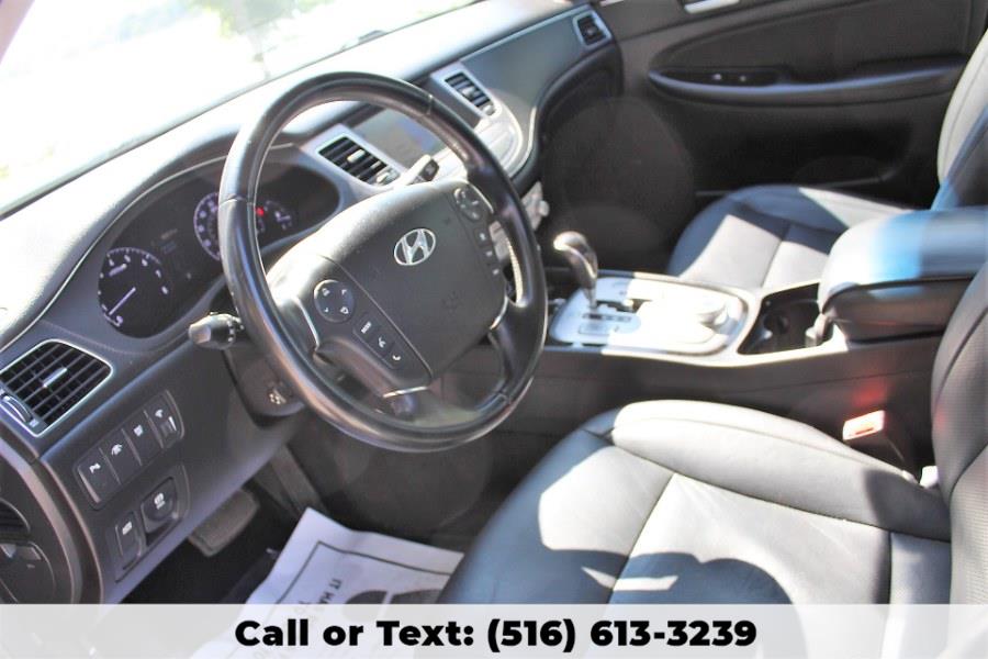 2013 Hyundai Genesis 4dr Sdn V6 3.8L, available for sale in Great Neck, New York | Great Neck Car Buyers & Sellers. Great Neck, New York 2013 Hyundai Genesis 4dr Sdn V6 3.8L, available for sale in Great Neck, New York | Great Neck Car Buyers & Sellers. Great Neck, New York