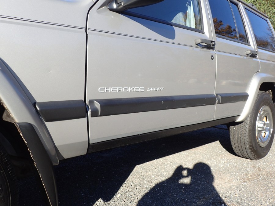 Used Jeep Cherokee 4dr Sport 4WD 2001 | Eagleville Motors. Storrs, Connecticut Used Jeep Cherokee 4dr Sport 4WD 2001 | Eagleville Motors. Storrs, Connecticut