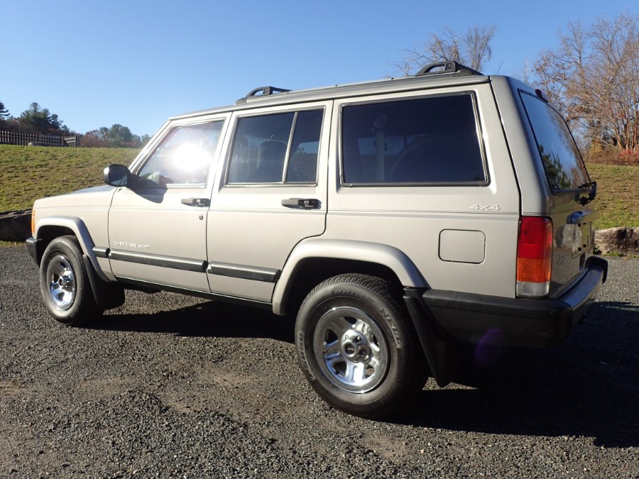 Used Jeep Cherokee 4dr Sport 4WD 2001 | Eagleville Motors. Storrs, Connecticut Used Jeep Cherokee 4dr Sport 4WD 2001 | Eagleville Motors. Storrs, Connecticut