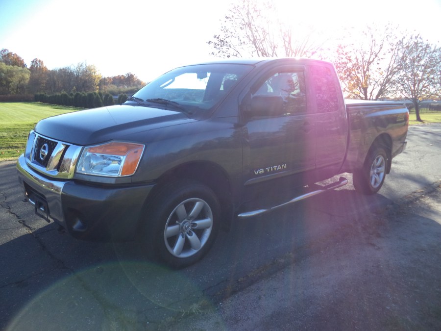 2009 Nissan Titan KING CAB SE 4X4, available for sale in Berlin, Connecticut | International Motorcars llc. Berlin, Connecticut 2009 Nissan Titan KING CAB SE 4X4, available for sale in Berlin, Connecticut | International Motorcars llc. Berlin, Connecticut