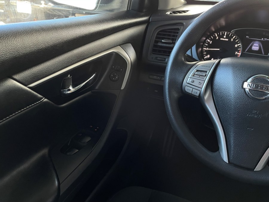 Used Nissan Altima 4dr Sdn I4 2.5 S 2015 | Green Light Auto. Corona, California Used Nissan Altima 4dr Sdn I4 2.5 S 2015 | Green Light Auto. Corona, California