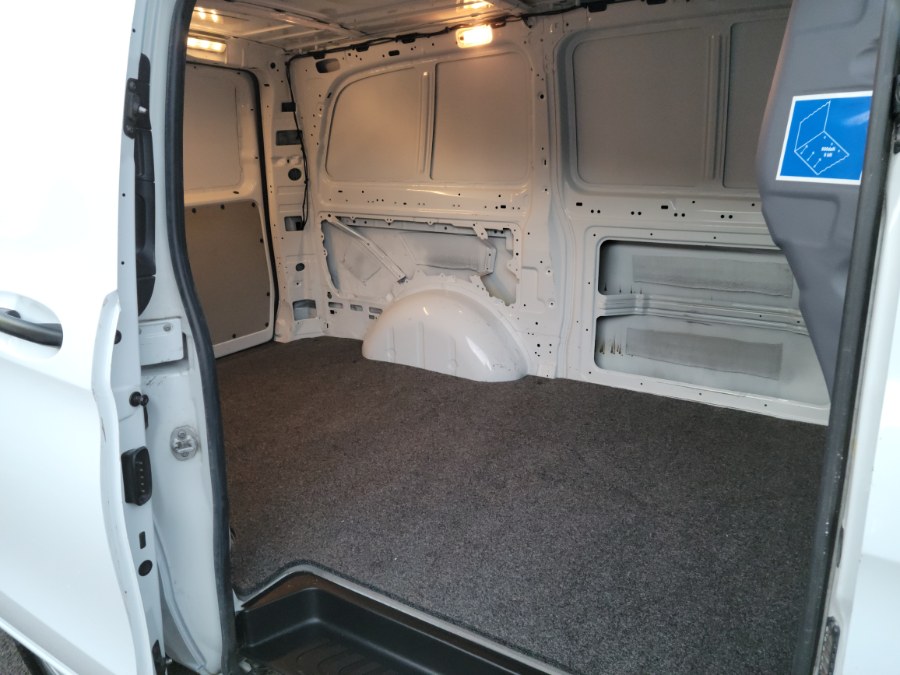 Used Mercedes-Benz Metris Cargo Van RWD 126" 2016 | Toro Auto. East Windsor, Connecticut Used Mercedes-Benz Metris Cargo Van RWD 126" 2016 | Toro Auto. East Windsor, Connecticut