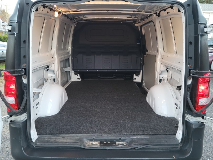 Used Mercedes-Benz Metris Cargo Van RWD 126" 2016 | Toro Auto. East Windsor, Connecticut Used Mercedes-Benz Metris Cargo Van RWD 126" 2016 | Toro Auto. East Windsor, Connecticut