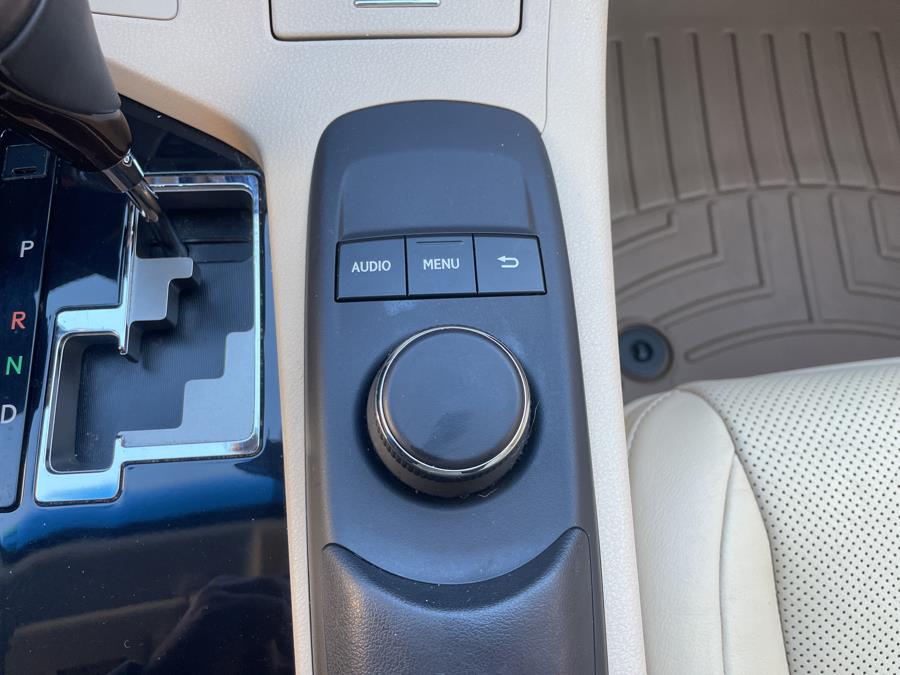 2013 Lexus ES 350 4dr Sdn, available for sale in Hartford, Connecticut | Lex Autos LLC. Hartford, Connecticut 2013 Lexus ES 350 4dr Sdn, available for sale in Hartford, Connecticut | Lex Autos LLC. Hartford, Connecticut