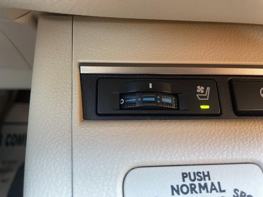 2013 Lexus ES 350 4dr Sdn, available for sale in Hartford, Connecticut | Lex Autos LLC. Hartford, Connecticut 2013 Lexus ES 350 4dr Sdn, available for sale in Hartford, Connecticut | Lex Autos LLC. Hartford, Connecticut