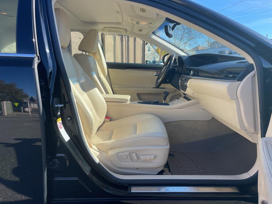 2013 Lexus ES 350 4dr Sdn, available for sale in Hartford, Connecticut | Lex Autos LLC. Hartford, Connecticut 2013 Lexus ES 350 4dr Sdn, available for sale in Hartford, Connecticut | Lex Autos LLC. Hartford, Connecticut