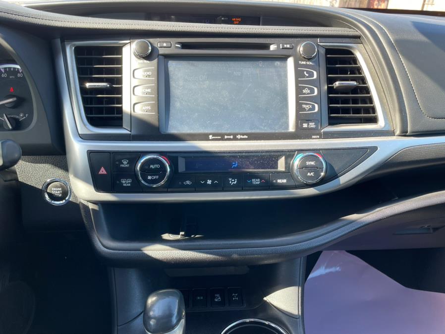2017 Toyota Highlander SE V6 AWD (Natl), available for sale in Brooklyn, New York | Worlds Best Auto Inc. Brooklyn, New York 2017 Toyota Highlander SE V6 AWD (Natl), available for sale in Brooklyn, New York | Worlds Best Auto Inc. Brooklyn, New York