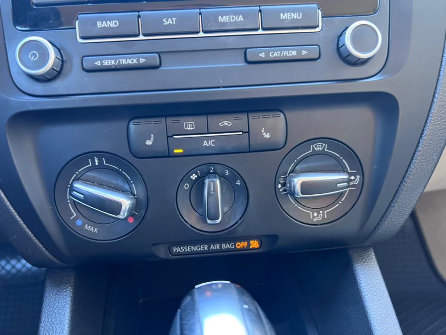 2013 Volkswagen Jetta Sedan 4dr Auto SE PZEV, available for sale in Revere, Massachusetts | Wonderland Auto. Revere, Massachusetts 2013 Volkswagen Jetta Sedan 4dr Auto SE PZEV, available for sale in Revere, Massachusetts | Wonderland Auto. Revere, Massachusetts