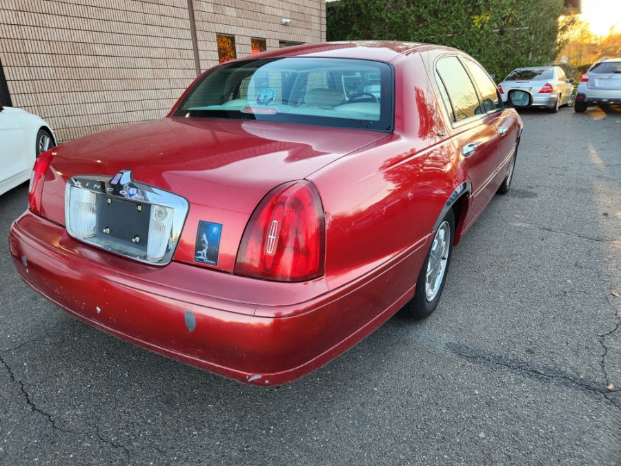 Used Lincoln Town Car 4dr Sdn Signature 1998 | Dealmax Motors LLC. Bristol, Connecticut Used Lincoln Town Car 4dr Sdn Signature 1998 | Dealmax Motors LLC. Bristol, Connecticut