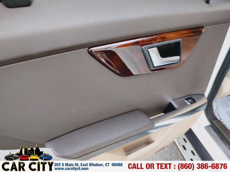 2013 Mercedes-Benz GLK-Class 4MATIC 4dr GLK350, available for sale in East Windsor, Connecticut | Car City LLC. East Windsor, Connecticut 2013 Mercedes-Benz GLK-Class 4MATIC 4dr GLK350, available for sale in East Windsor, Connecticut | Car City LLC. East Windsor, Connecticut