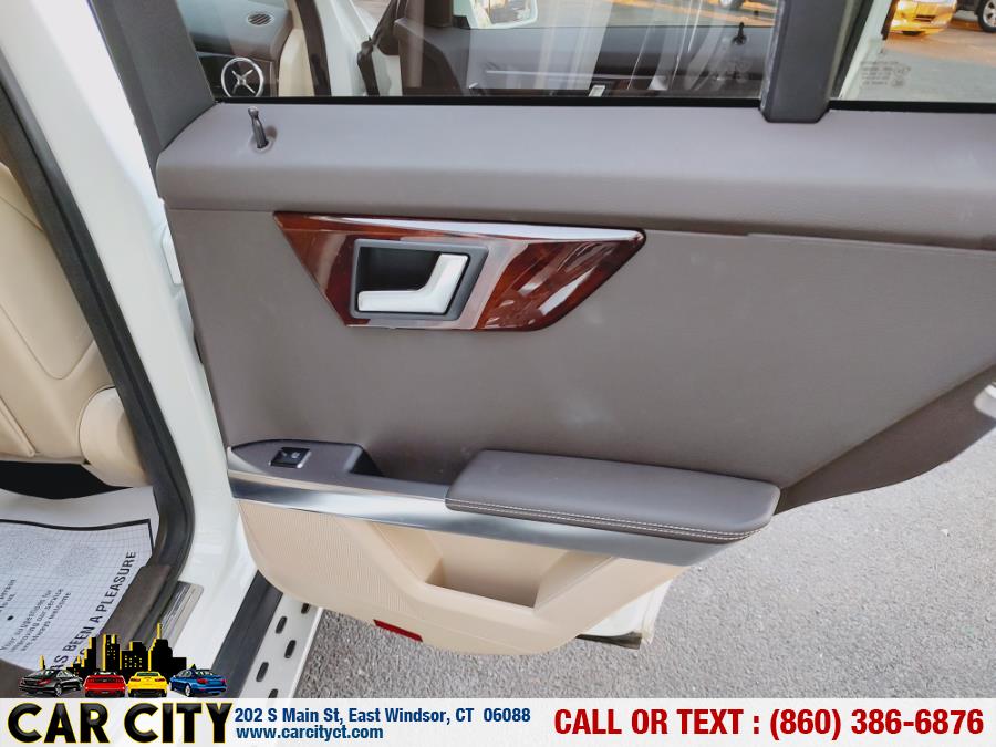 2013 Mercedes-Benz GLK-Class 4MATIC 4dr GLK350, available for sale in East Windsor, Connecticut | Car City LLC. East Windsor, Connecticut 2013 Mercedes-Benz GLK-Class 4MATIC 4dr GLK350, available for sale in East Windsor, Connecticut | Car City LLC. East Windsor, Connecticut