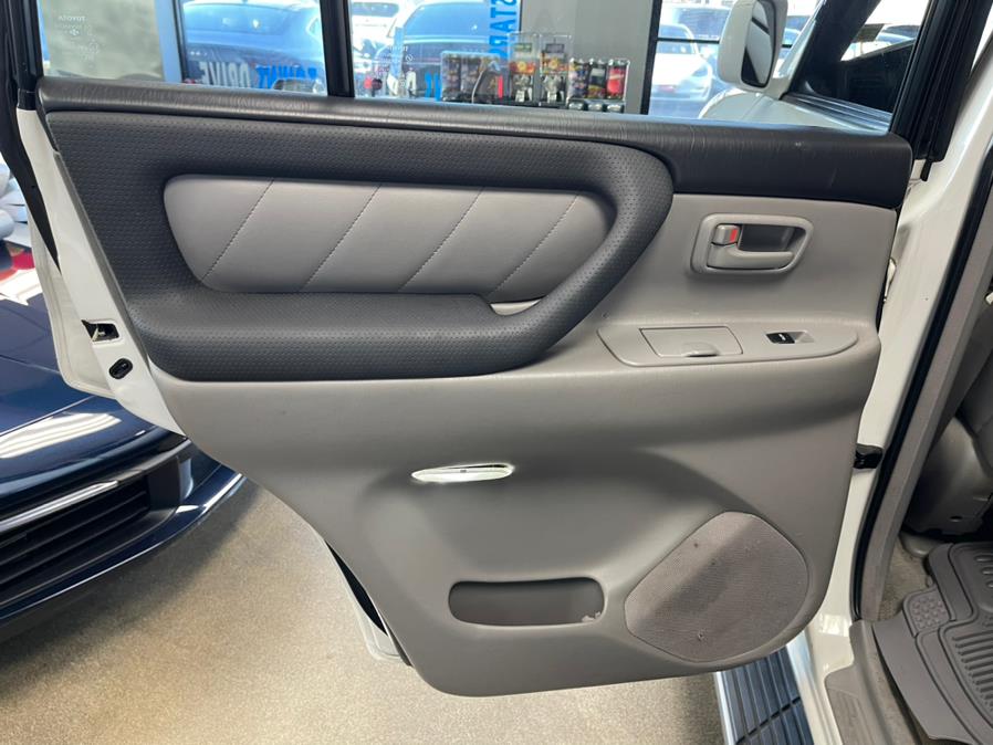 2005 Toyota Land Cruiser 4dr 4WD, available for sale in Inwood, New York | 5 Towns Drive. Inwood, New York 2005 Toyota Land Cruiser 4dr 4WD, available for sale in Inwood, New York | 5 Towns Drive. Inwood, New York