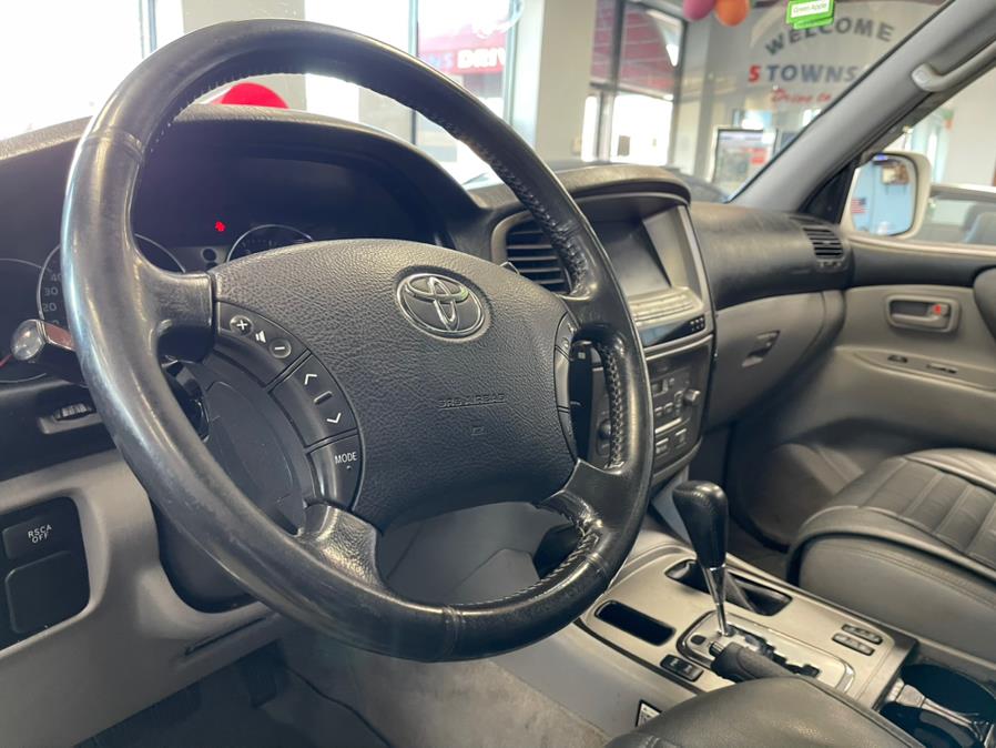 2005 Toyota Land Cruiser 4dr 4WD, available for sale in Inwood, New York | 5 Towns Drive. Inwood, New York 2005 Toyota Land Cruiser 4dr 4WD, available for sale in Inwood, New York | 5 Towns Drive. Inwood, New York