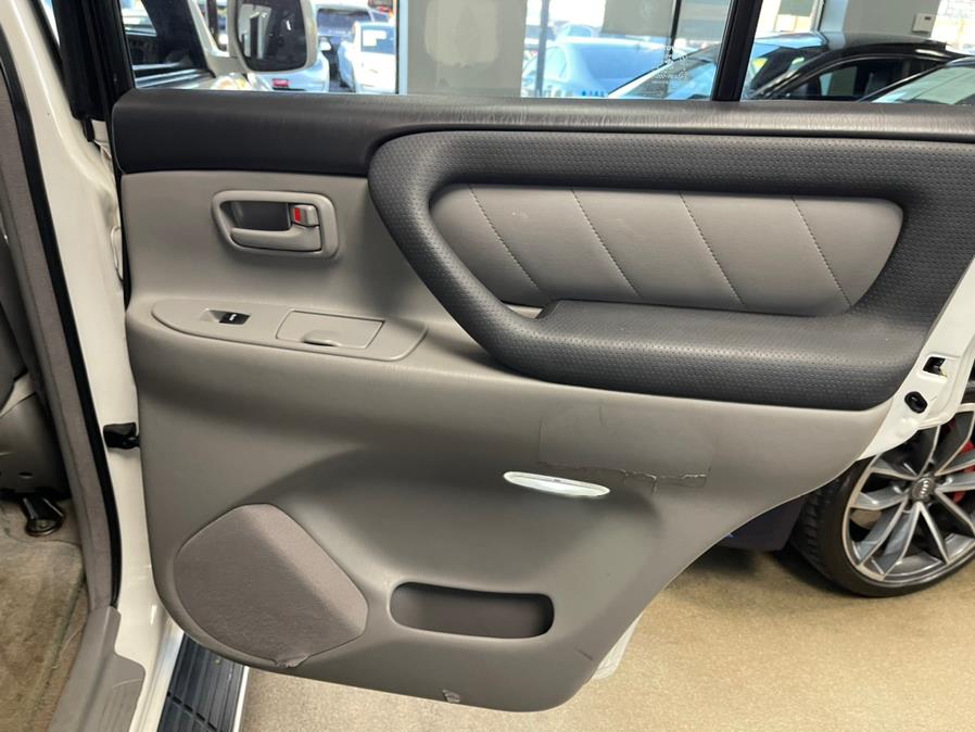 2005 Toyota Land Cruiser 4dr 4WD, available for sale in Inwood, New York | 5 Towns Drive. Inwood, New York 2005 Toyota Land Cruiser 4dr 4WD, available for sale in Inwood, New York | 5 Towns Drive. Inwood, New York