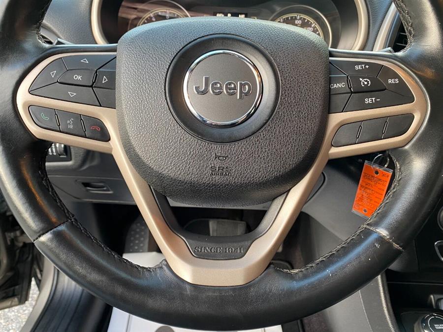 Used Jeep Cherokee Latitude 4x4 4dr SUV 2017 | Lake City Exports Inc. Auburn, Maine Used Jeep Cherokee Latitude 4x4 4dr SUV 2017 | Lake City Exports Inc. Auburn, Maine
