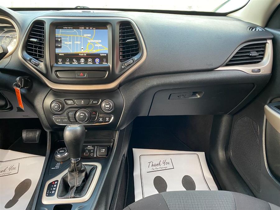Used Jeep Cherokee Latitude 4x4 4dr SUV 2017 | Lake City Exports Inc. Auburn, Maine Used Jeep Cherokee Latitude 4x4 4dr SUV 2017 | Lake City Exports Inc. Auburn, Maine